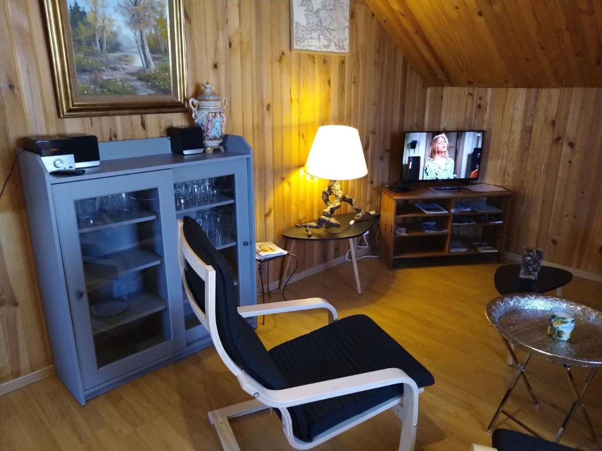 Cozy Apartment In Paliseul With Garden Carlsbourg ภายนอก รูปภาพ